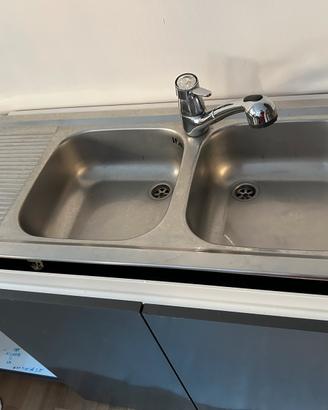 Lavandino due vasche e gocciolatoio inox