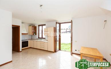 3 LOCALI CON GIARDINO SENZA SPESE