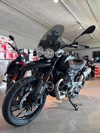 Moto Guzzi V85 Strada