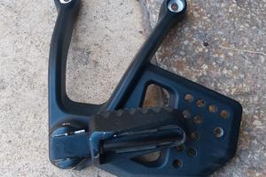 pedana e staffa passeggero sx per pan america 1250