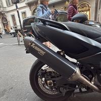 Marmita akrapovic Tmax 530