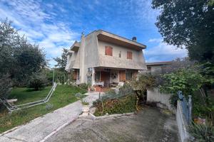 Via Lampedusa-200mq con giardino e box-Termoli