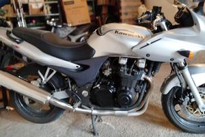 Kawasaki zr7s anno 2001