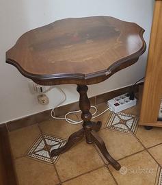 Tavolo in noce da salotto vintage anni 70