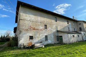 Porzione di cascinale vista Mucrone