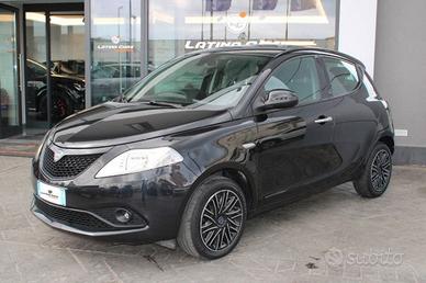 Lancia Ypsilon 1.0 firefly hybrid Gold s&s 70cv