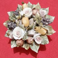 Piccoli soprammobili di Capodimonte. 