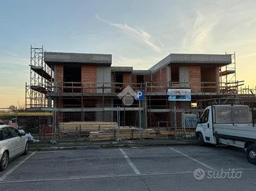 PORZIONE DI TRIFAMILIARE A DELLO