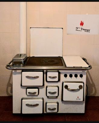 Cucina/stufa a legna + spazio x 2 piastre elettr