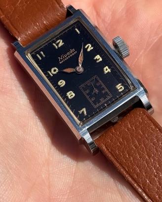 Orologio tank Nivada Clamshell gilt