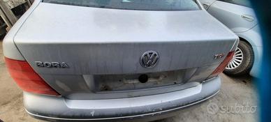 VOLKSWAGEN BORA 2007 - BAULE POSTERIORE