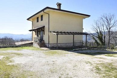 Villa di 126 m² con più di 5 locali a Cassino