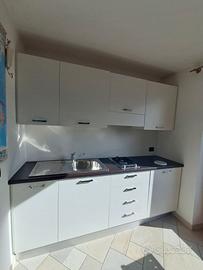 Cucina completa di Gas e frigo