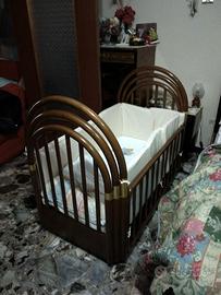 Culla in legno in buono stato