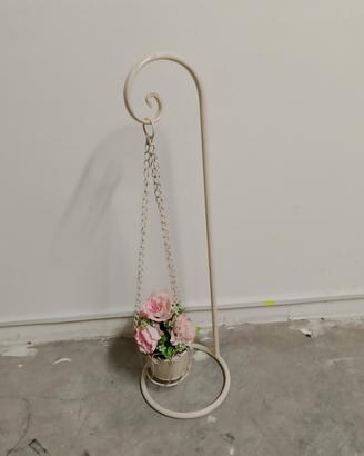 porta vaso in ferro completo di vaso e fiori
