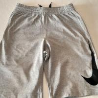 pantaloncini nike grigio x ragazzo/a 10-12 anni