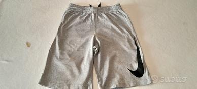 pantaloncini nike grigio x ragazzo/a 10-12 anni