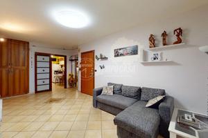 QUADRILOCALE PARZIALMENTE RISTRUTTURATO VIA MARCON