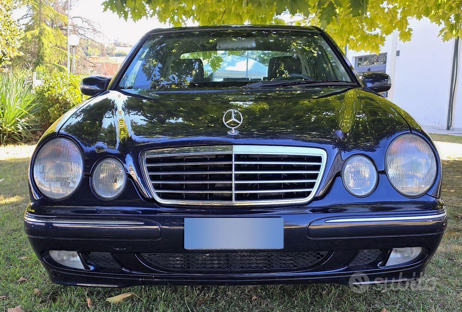 Mercedes-Benz E320 2001 photo 2
