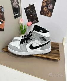 Jordan 1 Mid Light Smoke Grey 44