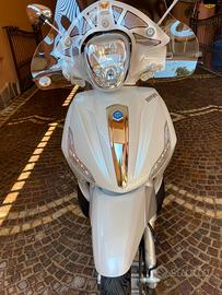 Beverly 300 anno 2019 km 12000