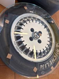 TAVOLINO DA CAFFE’ CON PNEUMATICO