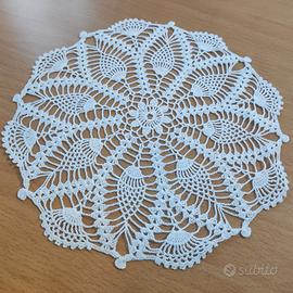 Centrini all’uncinetto fatti a mano 25 cm floreale