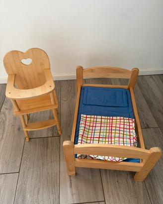 Lettino e seggiolone di legno per bambole