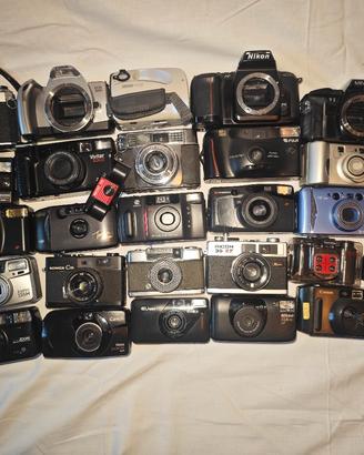 Lotto 30+ Fotocamere Vintage - Olympus Pen, Konica