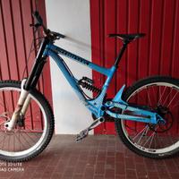Commencal dh v2