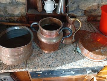 Oggetti in rame antichi