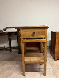 Tavolino in legno con prolunga laterale