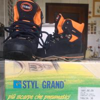 Scarponi trekking usati nr 38 unisex in cordura .