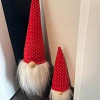 Coppia di gnomi ferma porta