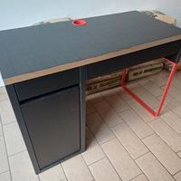 MICKE Scrivania ikea,antracite/rosso