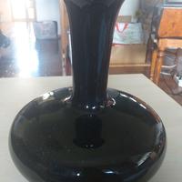 Vaso in ceramica nera