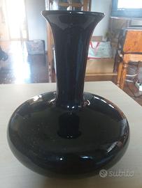 Vaso in ceramica nera