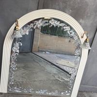 Specchio da bagno, con tutti i faretti dipinti