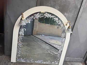 Specchio da bagno, con tutti i faretti dipinti