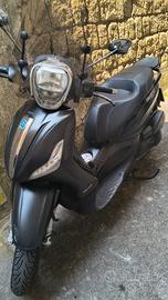 Beverly 300 s police
