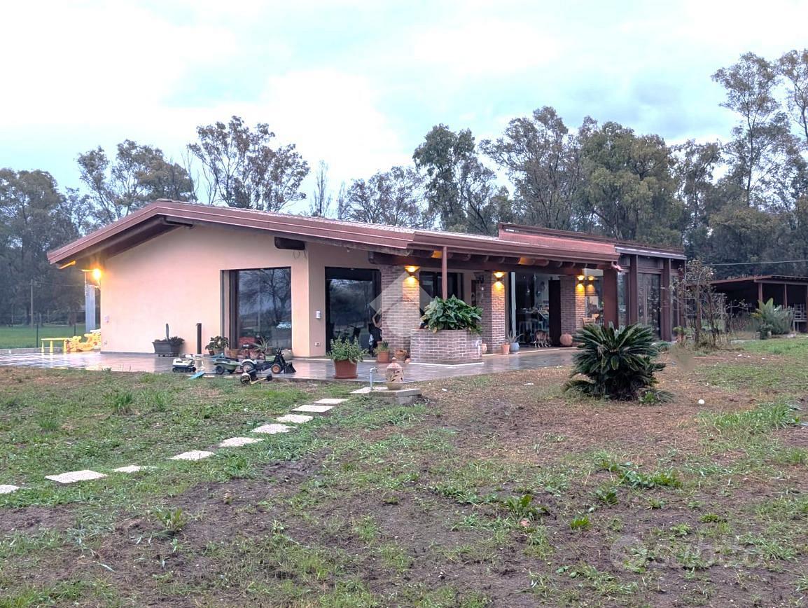 VILLA SINGOLA A LATINA