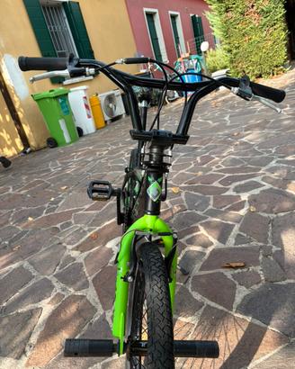 Bmx bicicletta