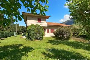 Villa di 252 m² con più di 5 locali a Camaiore