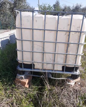 cisternette per acqua (non contengono sostanze)