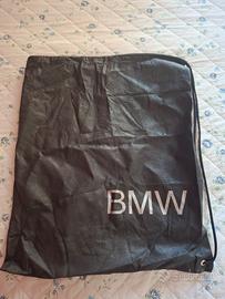 Sacca nera con scritta BMW bianca