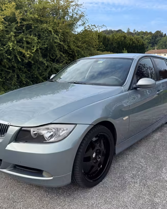BMW 320d Touring Automatica 163 CV – Cambio e Moto