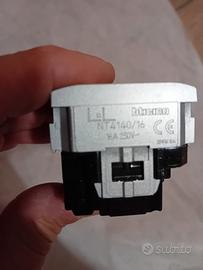 living tech  2P+T 16A 250Vac standard tedesco