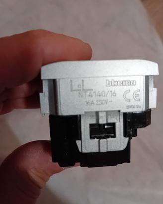 living tech  2P+T 16A 250Vac standard tedesco