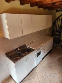 cucina tavolo e sedie