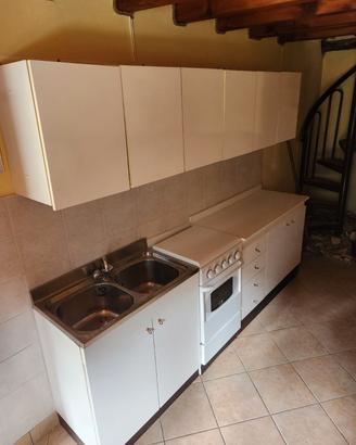 cucina tavolo e sedie